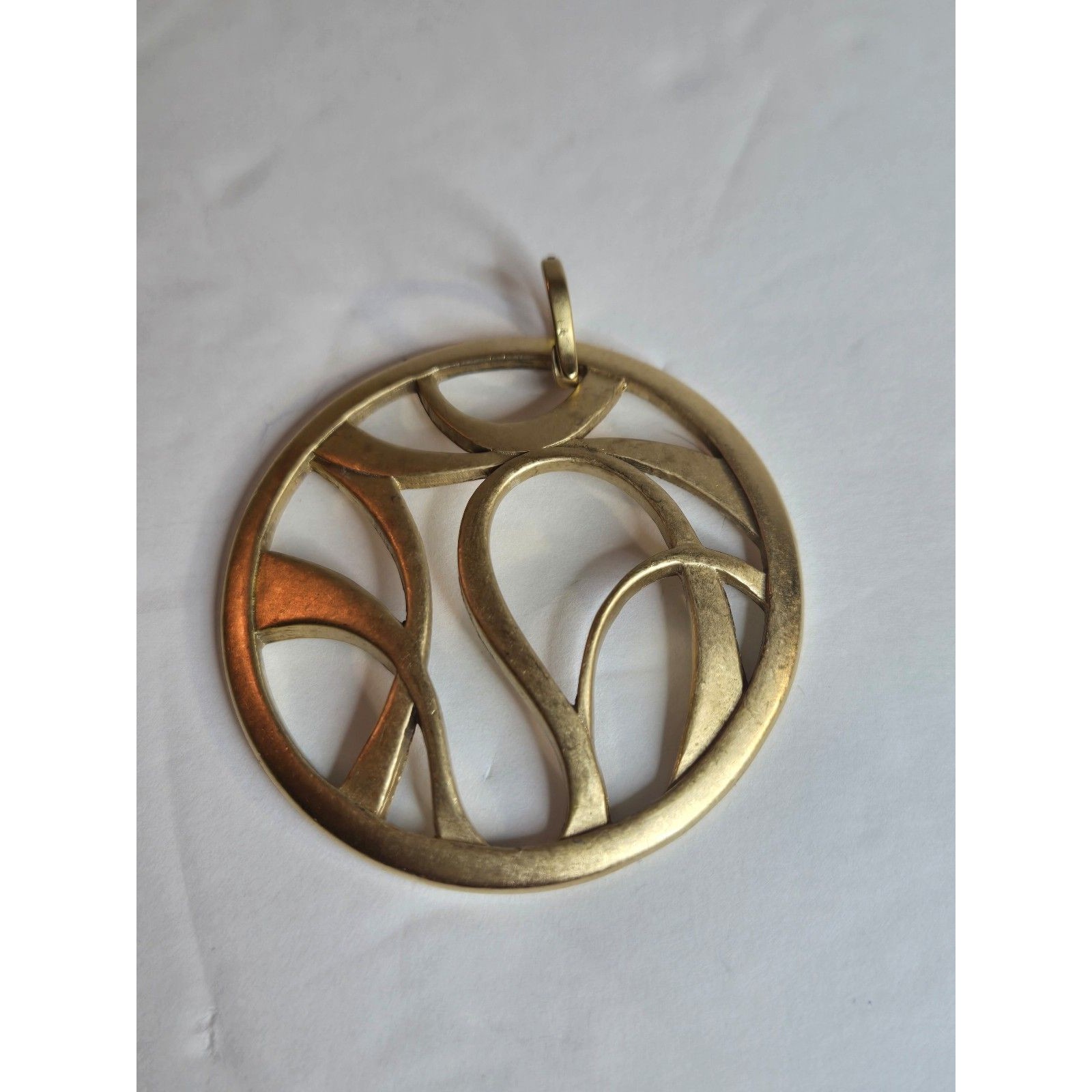 Premier Designs Pizazz Pendant Gold Tone Swirl Design 6$